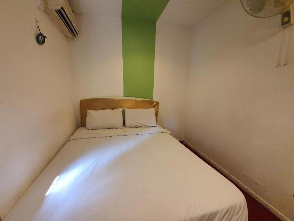 Oyo 1167 Rest And Go Hotel Klang Exterior photo