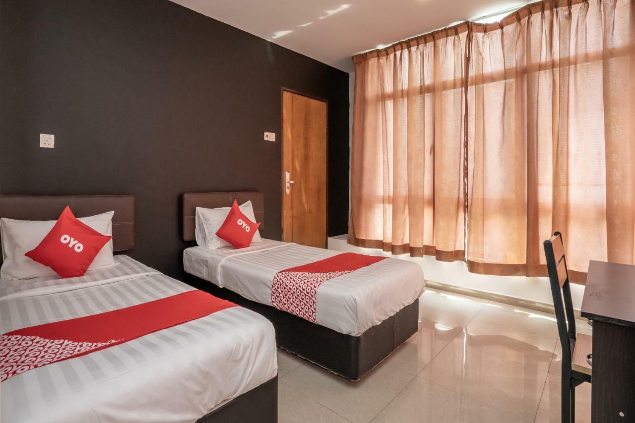 Oyo 1167 Rest And Go Hotel Klang Exterior photo