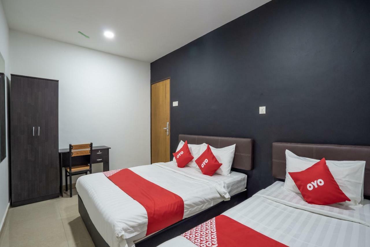 Oyo 1167 Rest And Go Hotel Klang Exterior photo