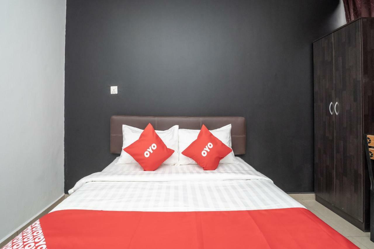 Oyo 1167 Rest And Go Hotel Klang Exterior photo